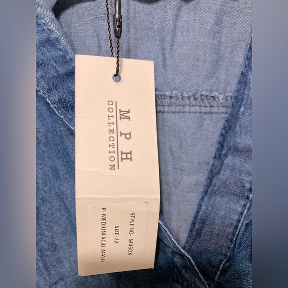 Denim, short sleeved tunic w/ drawstring. - Picture 3 of 3